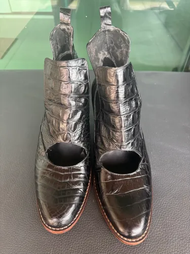 Bota Manolita preta
