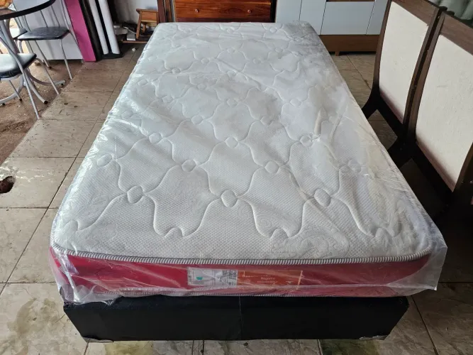 Cama box solteirão molas ensacada usada