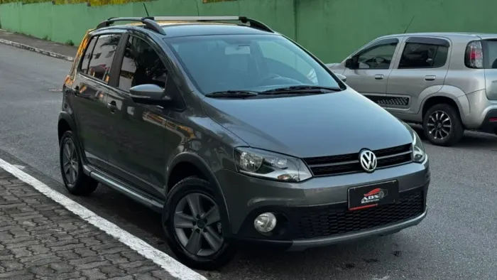 Volkswagen Crossfox 1.6 MI Total Flex 8V 5P 2012
