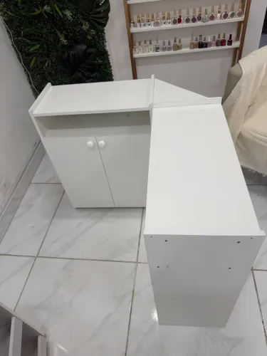 Vendo mesa manicure
