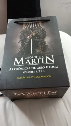 Caixa com as crônicas de gelo e fogo VL 1,2 e 3