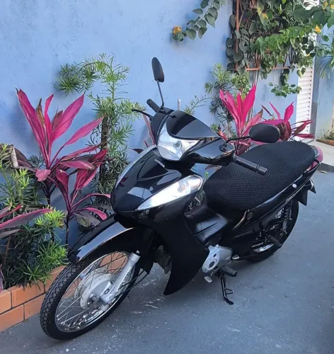 Vendo moto BIZ 27mil km rodados