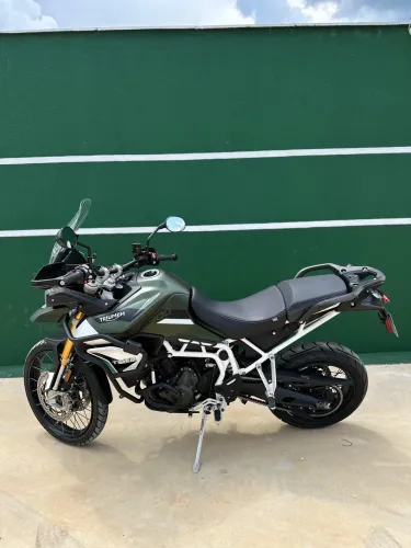 TRIUMPH TIGER 900cc