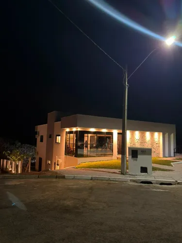 CASA DE ALTO PADRÃO À VENDA NO LAGO CORUMBÁ ? PORTO DO VALE