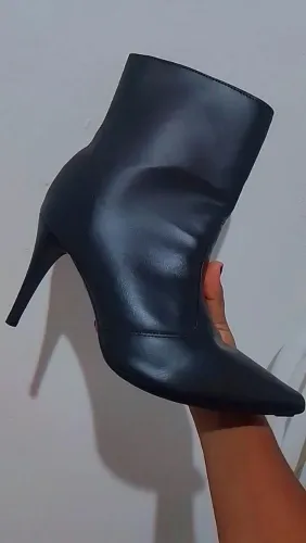 Vende-se bota