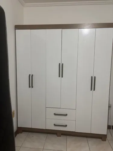 Guarda-roupa casal 6 portas e 2 gavetas - Excelente estado