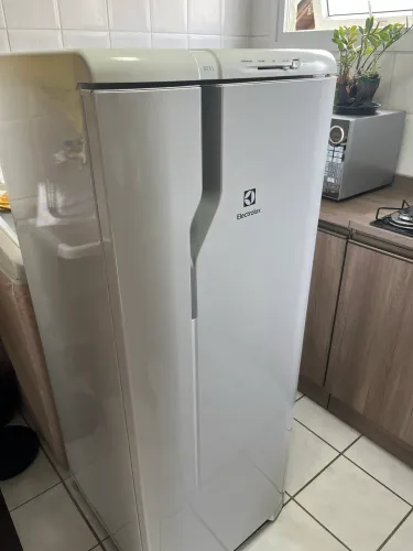 Geladeira Electrolux RE31