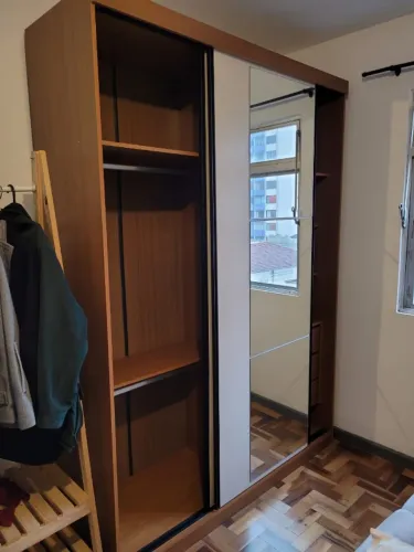 Guarda-Roupas usado