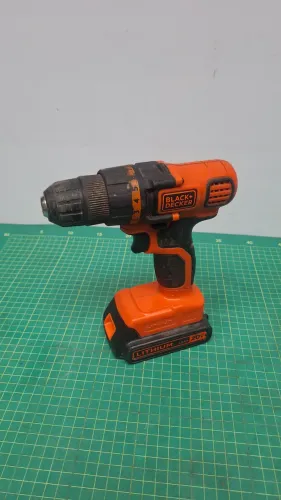 Furadeira parafusadeira Black & Decker * leia