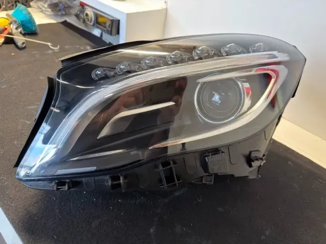 Farol Esquerdo Mercedes-Benz GLA 2016 Original Bi-Xenon LED