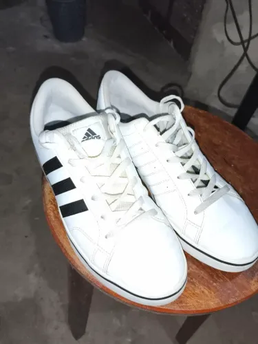 Tênis (Adidas VS Pace)