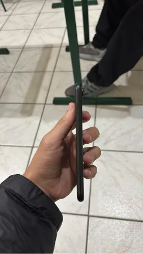 Vendo iPhone XR 128g único dono
