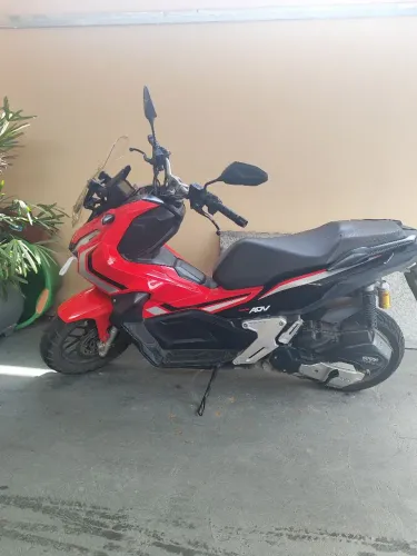 Vendo Honda ADV 150