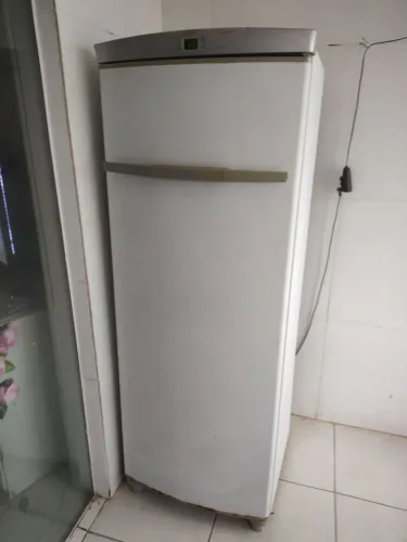 Freezer Brastemp eletrônico 280