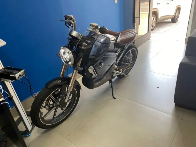 Moto elétrica premium 