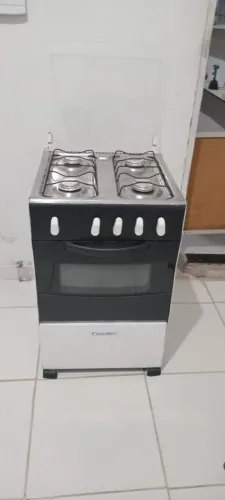 Fogão de 4 bocas em bom estado funcionando normalmente