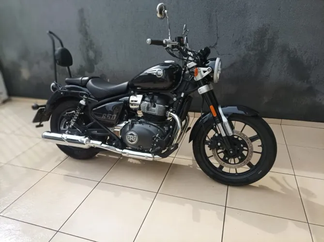 Royal Enfield Super Meteor 650 Astral (2025)