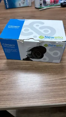 Câmera de Segurança Bullet, da marca Newello.