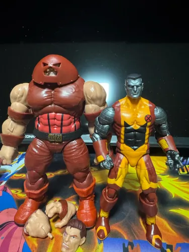 Marvel Legends Fanático e Colossus