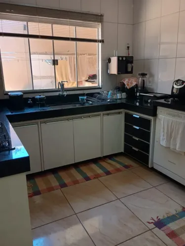 Imóvel para aluguel possui 110 metros quadrados com 3 quartos em Vila Itatiaia - Goiânia -