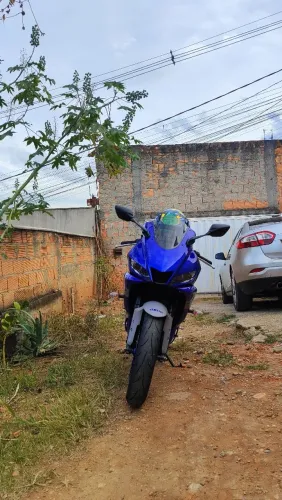 Yamaha R3 2022 leia o anúncio