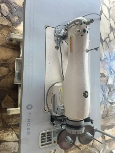 Máquina de costura industrial aceito proposta e cartão de crédito 