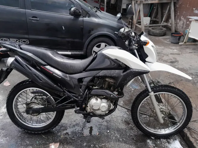 Moto de garagem