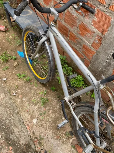 Vendo bicicleta de alumínio aro26