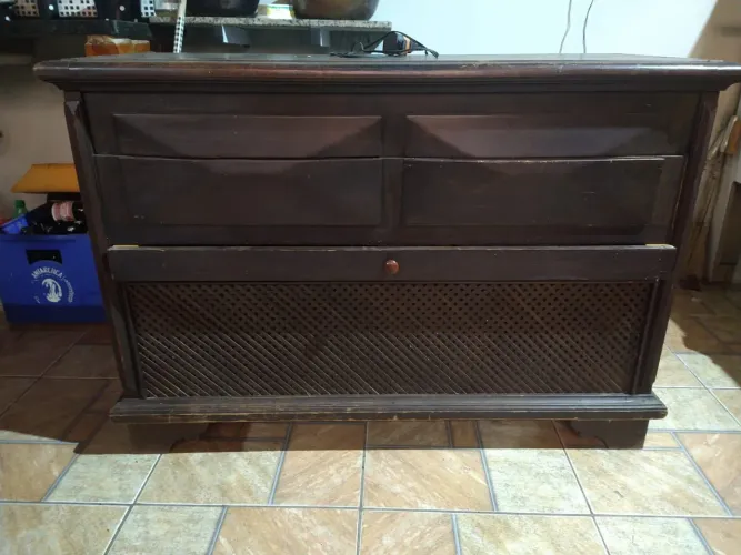 Radiola Antiga / Móvel Aparelho De Som Vintage Madeira De Lei