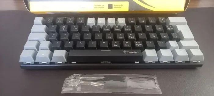 Teclado Mecânico TM002 (Usado APENAS 1 vez)