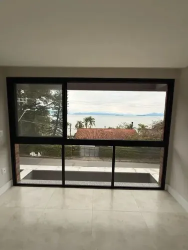 Apartamento Studio com 1 vaga à venda em Florianópolis/SC.
