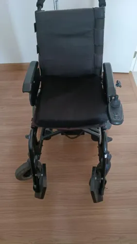 Cadeira de rodas motorizada