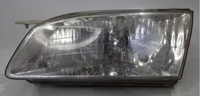 Farol Esquerdo Corolla 1999 2000 Detalhe Esquerdo/motorista