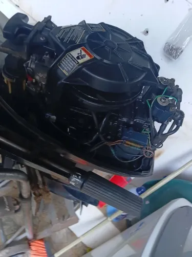 Motor mercúry 15 HP funcionando em perfeito estado 