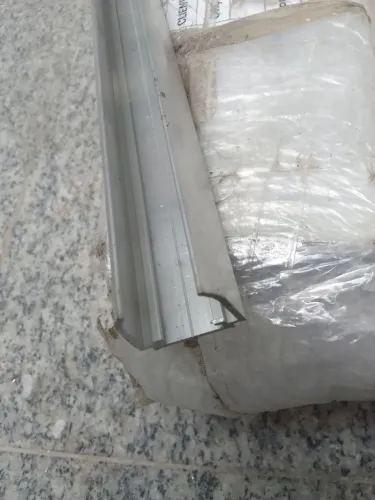 Perfil de alumínio FR 125 abas iguais 74mts 30 cada unidade com 3mts