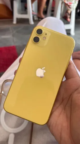 Celular iPhone 11 amarelo 