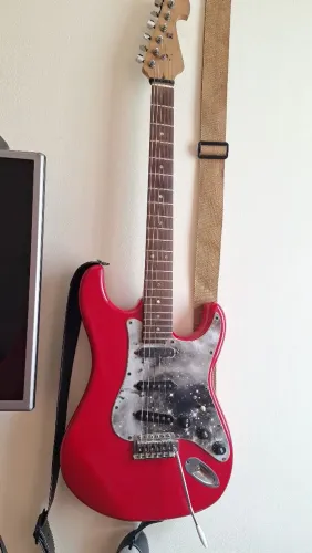 GUITARRA TAGIMA T635
