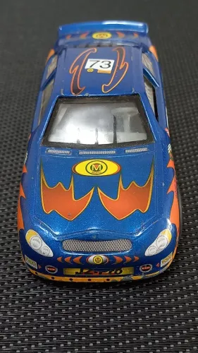 Carro miniatura Chevrolet Monte Carlo nascar