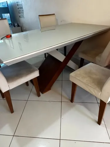 Mesa de jantar de vidro para 8 lugares