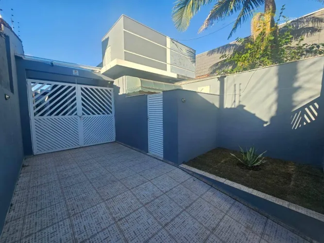 Casa para venda e locação em localização privilegiada - Jardim Barra de Jangada - Peruíbe/