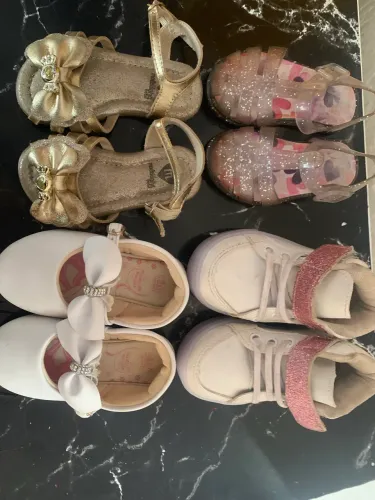 Lote de calçados infantil