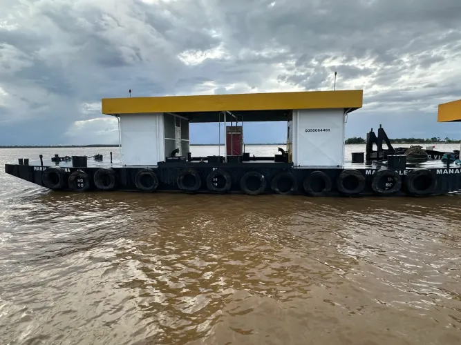 Vendo Pontão-Posto Flutuante todo documentado pronto p operar