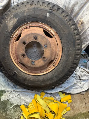 Roda originais 608d com os pneus 