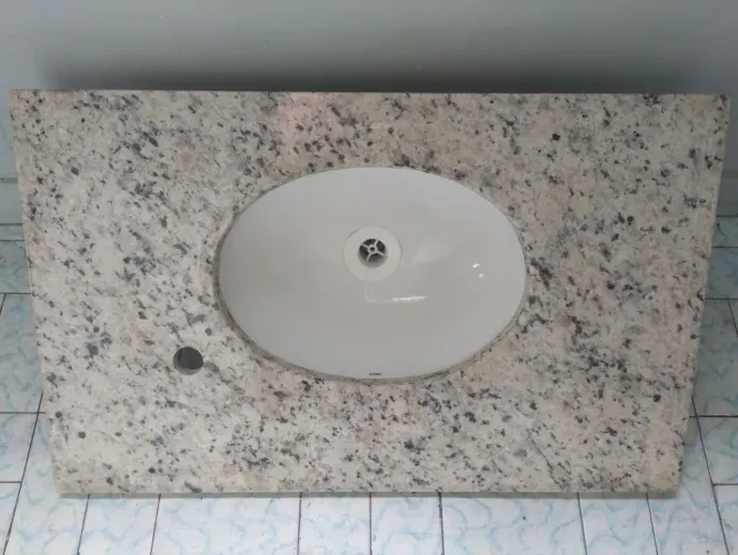 Vendo está linda pia com balcão em mármore,semi nova med 0,70x0,45 , ótimo estado