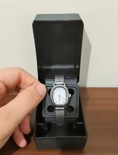 Relógio oval prata delicado feminino quartz pulseira ajustável dia a dia
