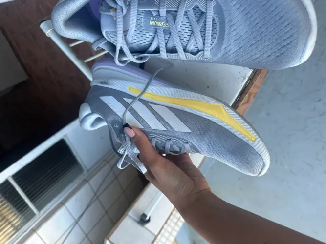 Tênis Adidas