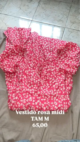Vestido rosa mídi
