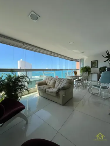 Amplo Apartamento em Itapuã: 4 Quartos com Suíte com 150 m²