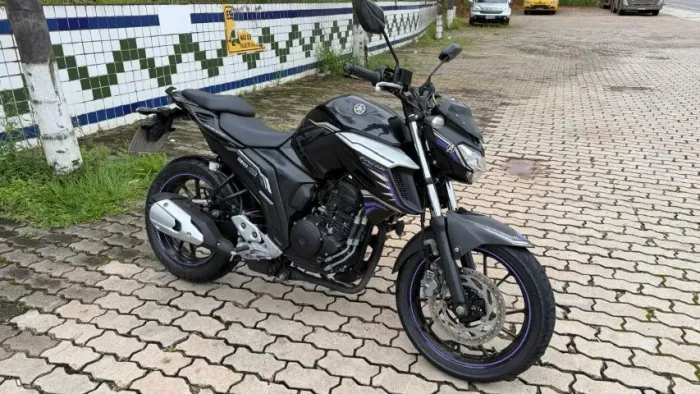 Yamaha FZ25 250 Fazer Pantera Negra Flex 2021