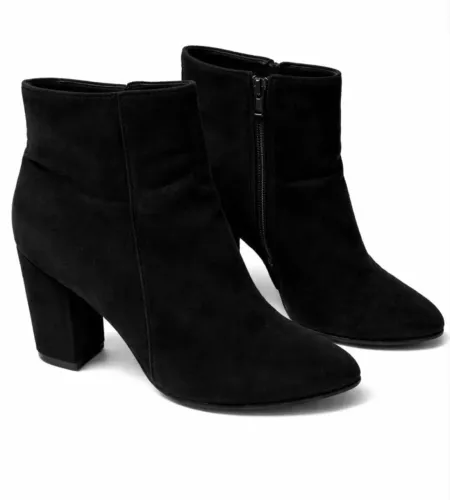 Bota bico fino